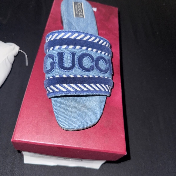 Gucci Slippers - Picture 1 of 1